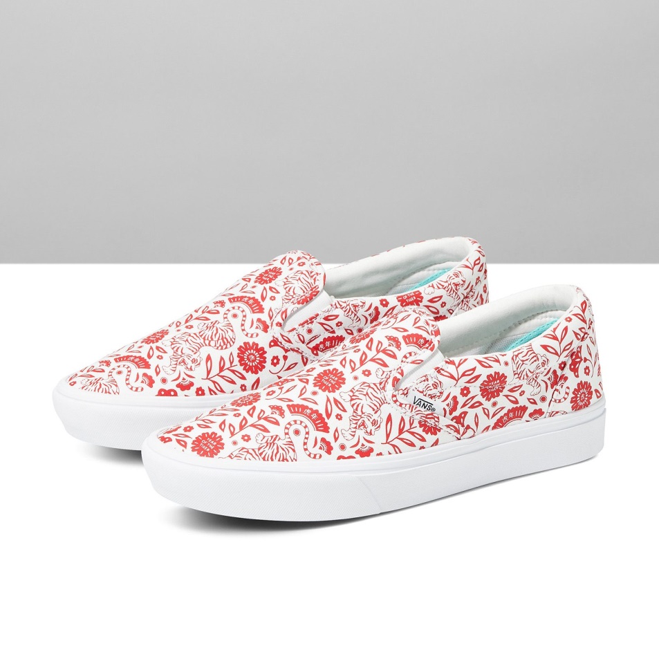 Furgonok Vám éve A Tigris Comfycush Slip-on