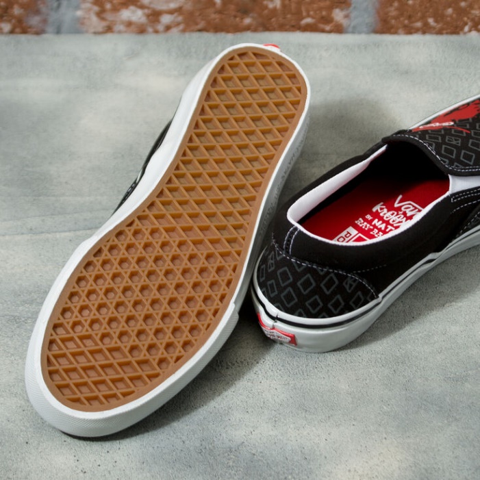 Furgonok X Krooked Skate Slip-on Fekete